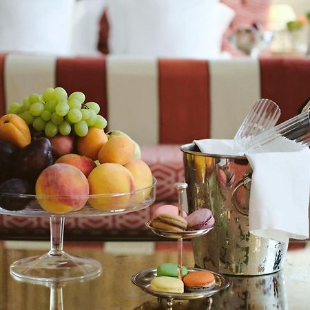 Stikliai Hotel - Relais & Chateaux VNO Kültér fotó Fruit and cheese plate
