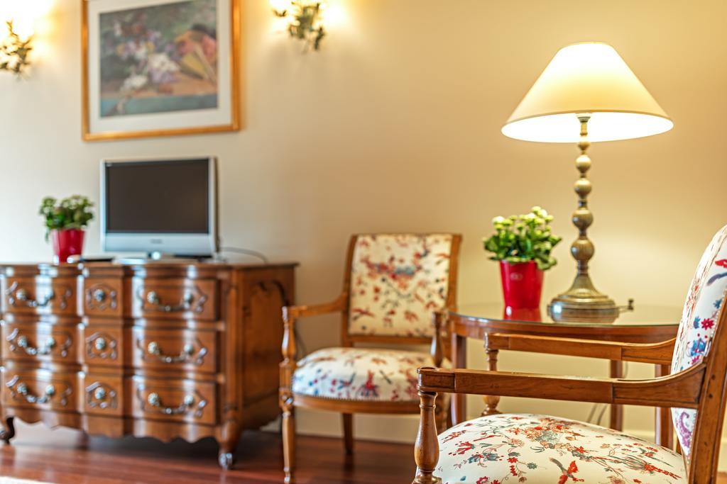 Stikliai Hotel - Relais & Chateaux VNO Kültér fotó A table lamp